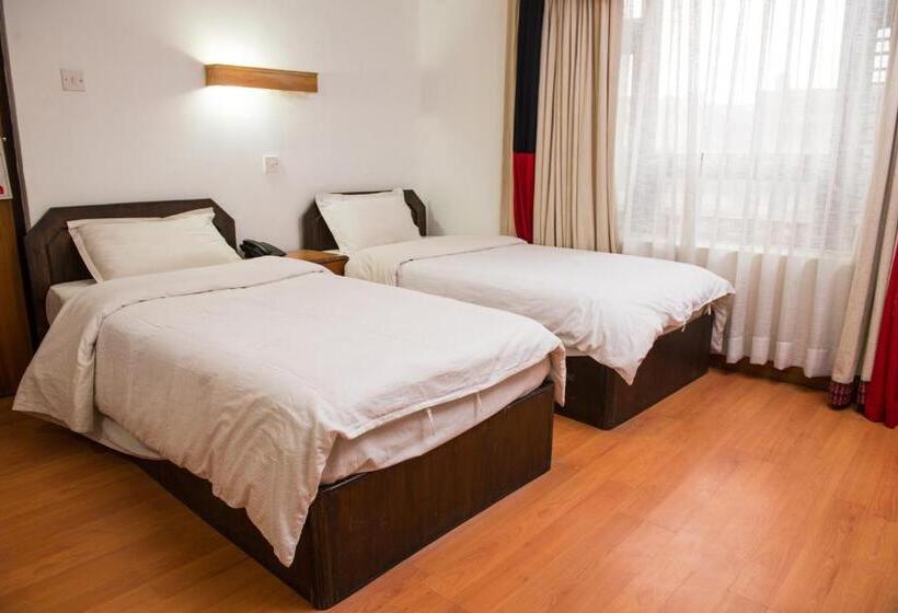 اتاق اکونومی, Ganesh Himal