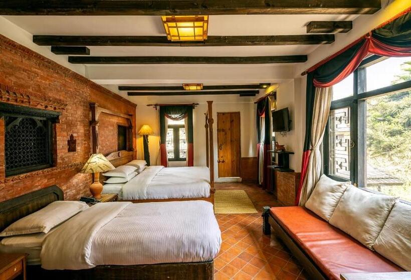 اتاق لوکس خانوادگی, Ganesh Himal