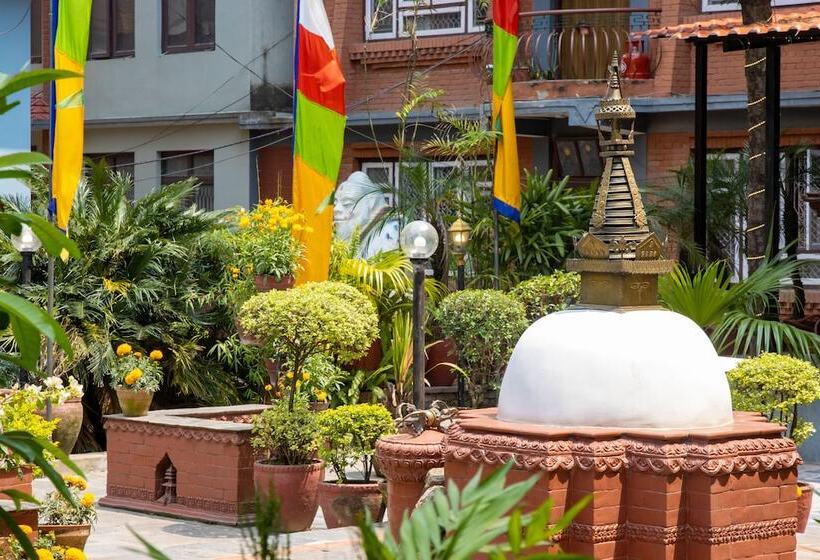 اتاق لوکس, Ganesh Himal