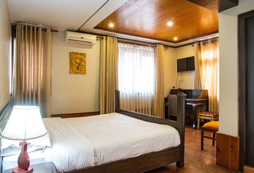 اتاق لوکس, Ganesh Himal