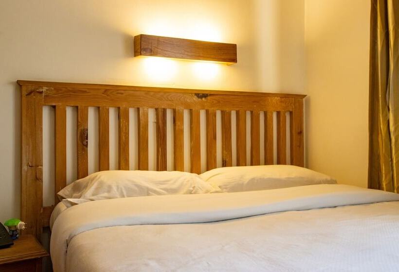 اتاق لوکس, Ganesh Himal