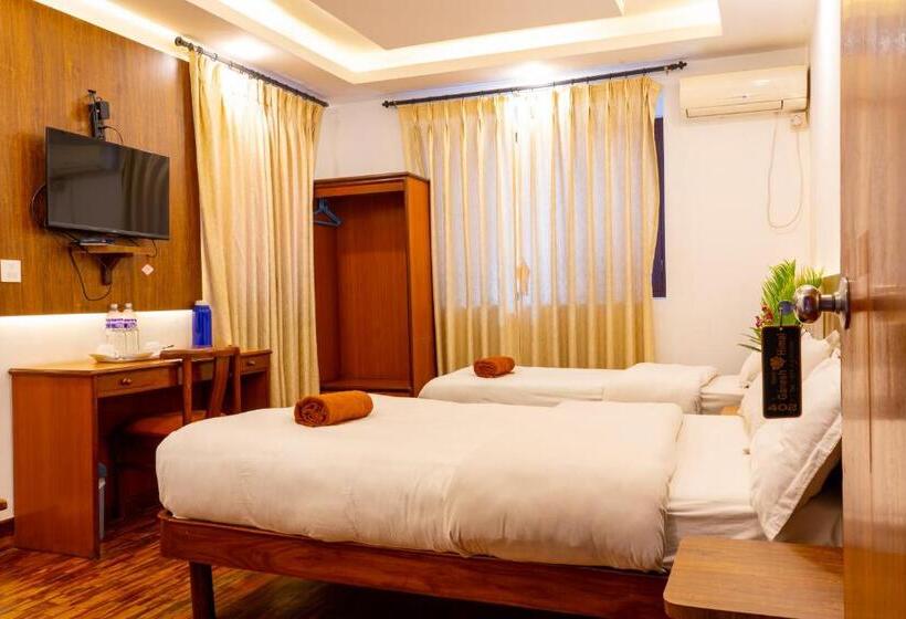 اتاق لوکس, Ganesh Himal