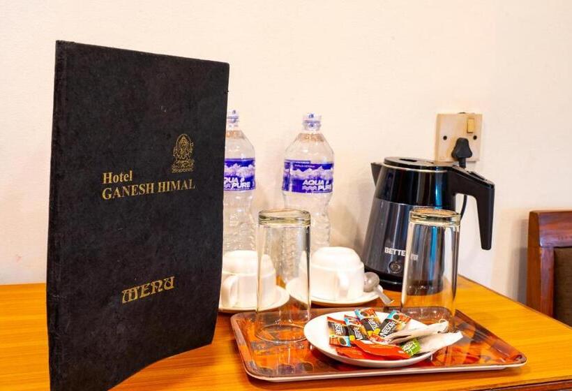 اتاق لوکس خانوادگی, Ganesh Himal