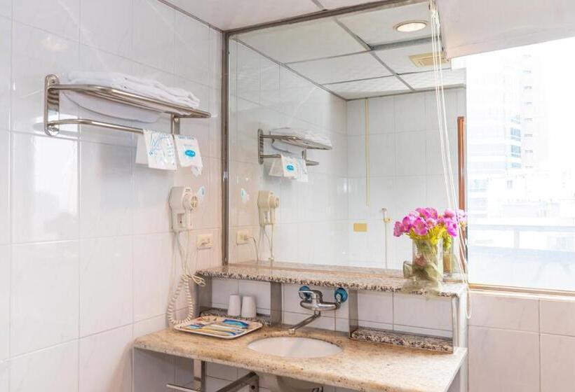 اتاق کلاس بیزنس, Yi Pin Business