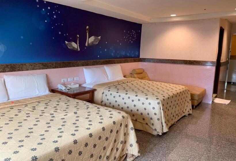 اتاق کلاس بیزنس, Yi Pin Business