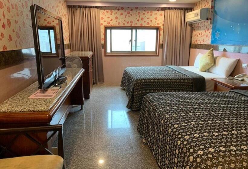 اتاق استاندارد چهار تخته, Yi Pin Business