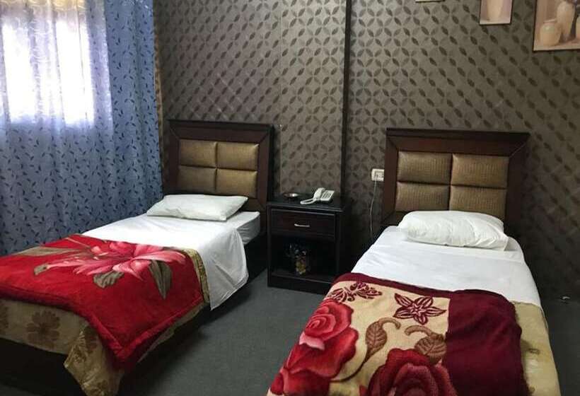 スタンダードルーム, Kahramana