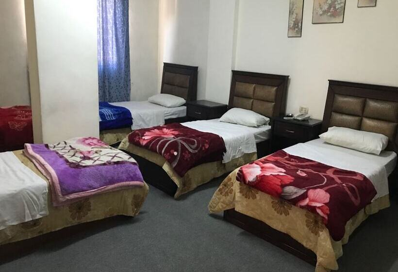 スタンダード４人部屋, Kahramana