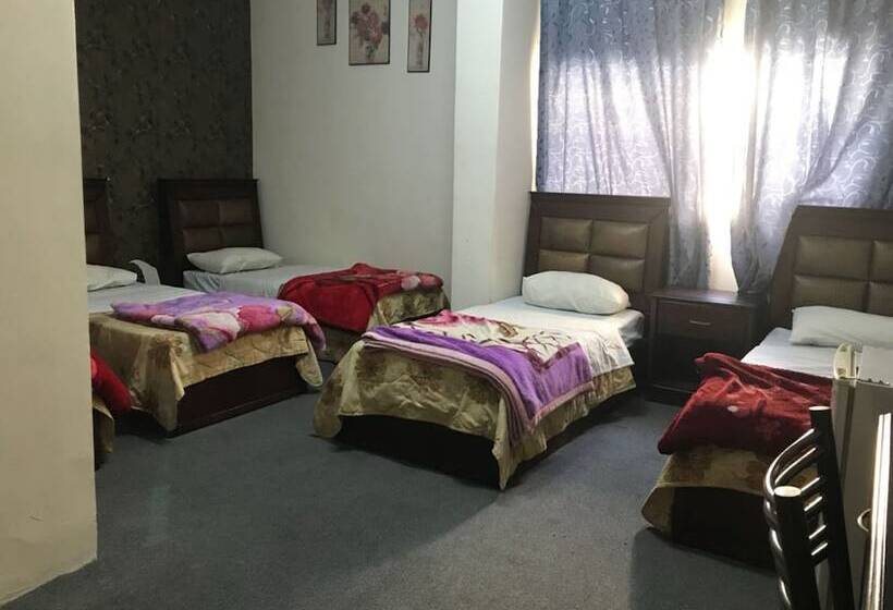 スタンダード４人部屋, Kahramana