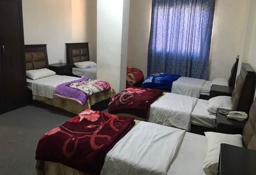 اتاق استاندارد چهار تخته, Kahramana