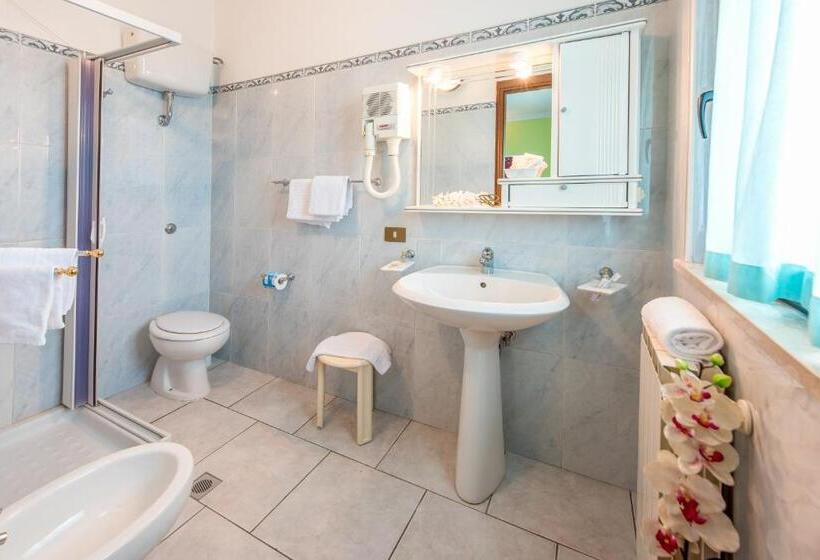 غرفة عائلية, Villa Truentum