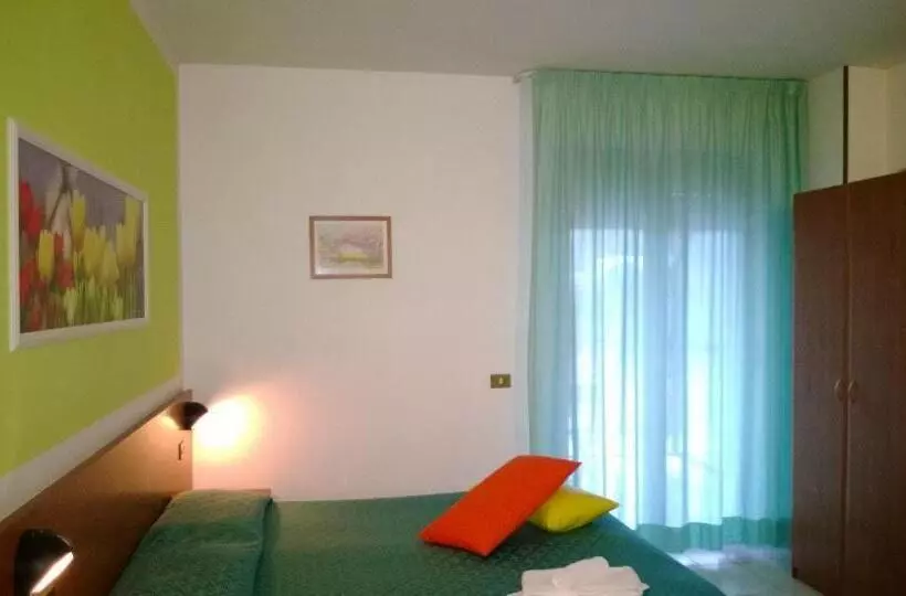 اتاق استاندارد سه نفره, Villa Truentum