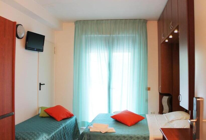 غرفة قياسية ثلاثية, Villa Truentum