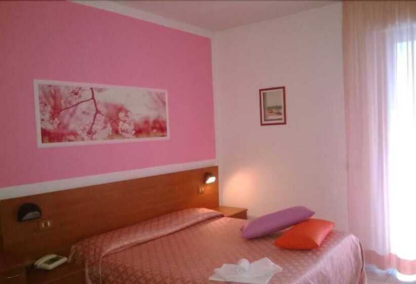 غرفة قياسية ثلاثية, Villa Truentum