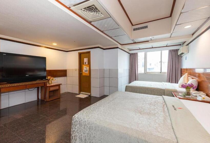 اتاق استاندارد چهار تخته, Yi Pin Business