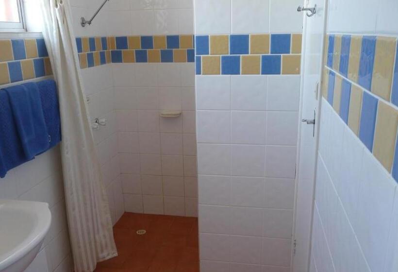 标准间, Nelsons Of Bridgetown