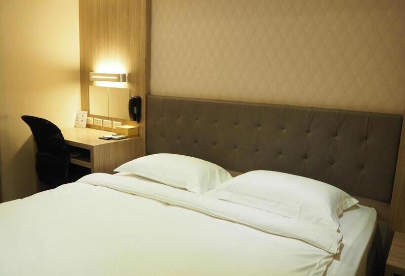 اتاق استاندارد, The Riverside Hotel International