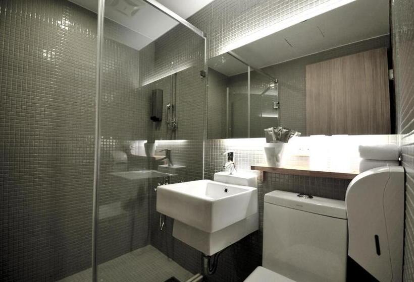 اتاق استاندارد, The Riverside Hotel International