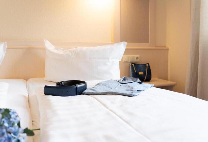 חדר אקונומי, Hauser Der Villa Italia