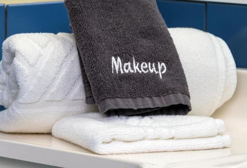 סטודיו אקונומי, Asure Prince Motor Lodge