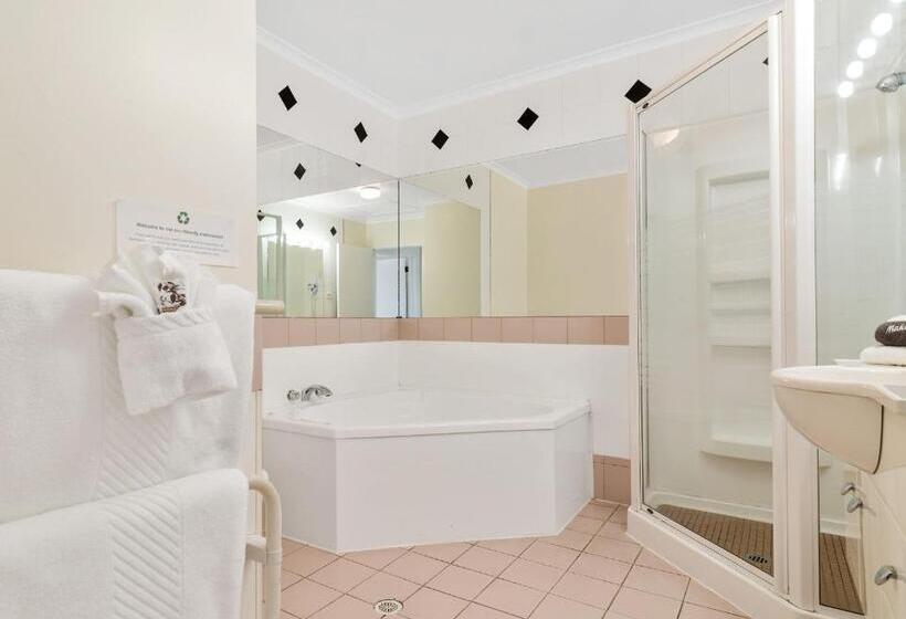 סוויטה משפחתית, Asure Prince Motor Lodge