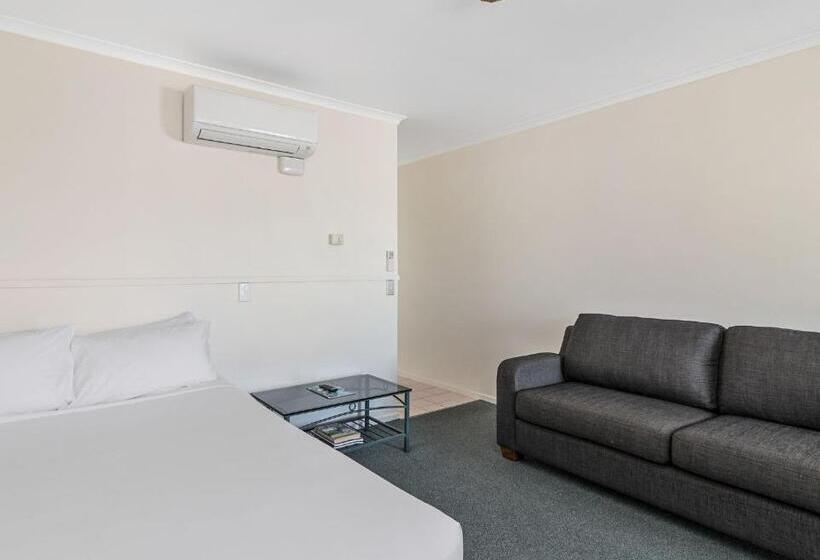 סוויטה משפחתית, Asure Prince Motor Lodge