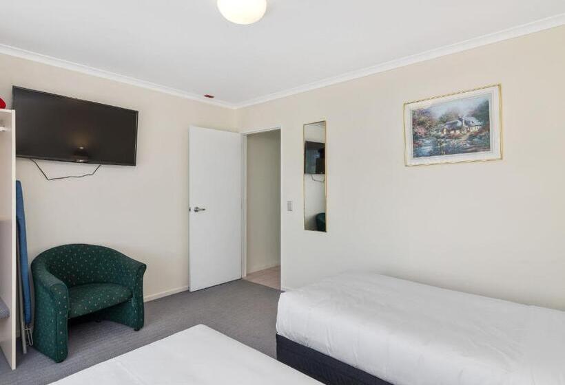 סוויטה משפחתית, Asure Prince Motor Lodge