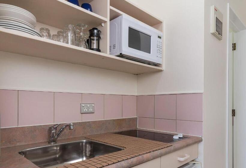 סוויטה, Asure Prince Motor Lodge