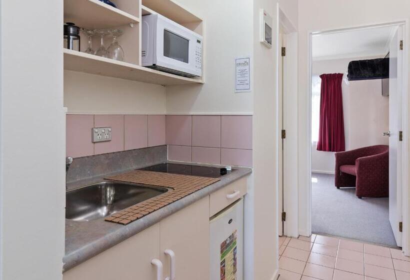 סוויטה, Asure Prince Motor Lodge