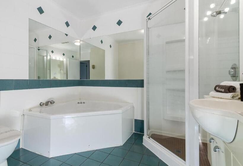 סוויטה משפחתית, Asure Prince Motor Lodge