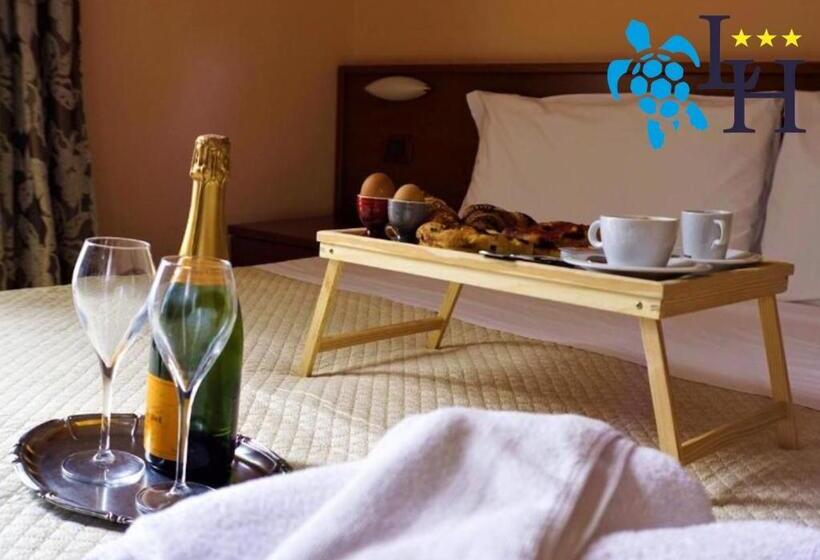 Triple Room Sea View, Lora Rda Luxury