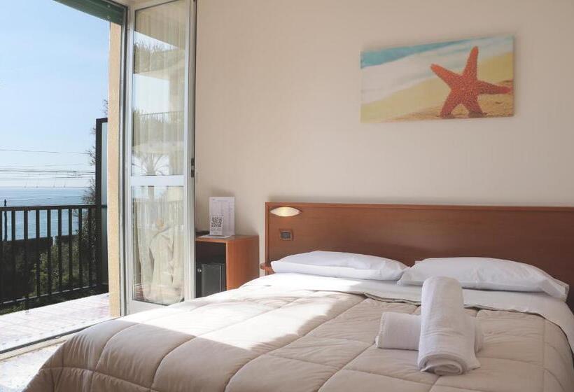 Triple Room Sea View, Lora Rda Luxury