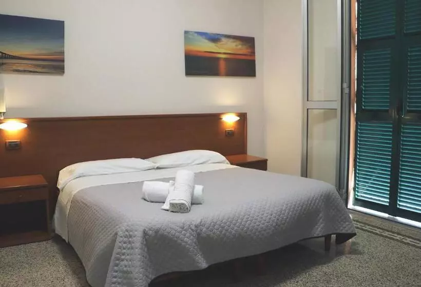 اتاق استاندارد با بالکن و چشمانداز دریا, Lora Rda Luxury