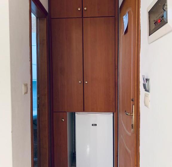 스탠다드 룸 가든 전망, Papagalos