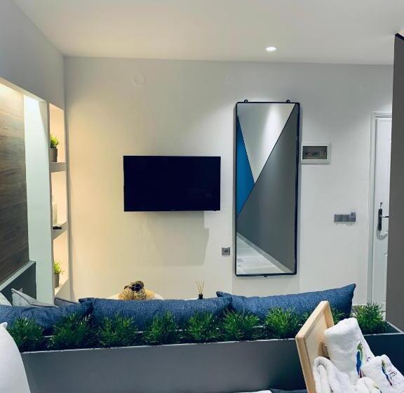 정원 전망 디럭스 3인룸, Papagalos