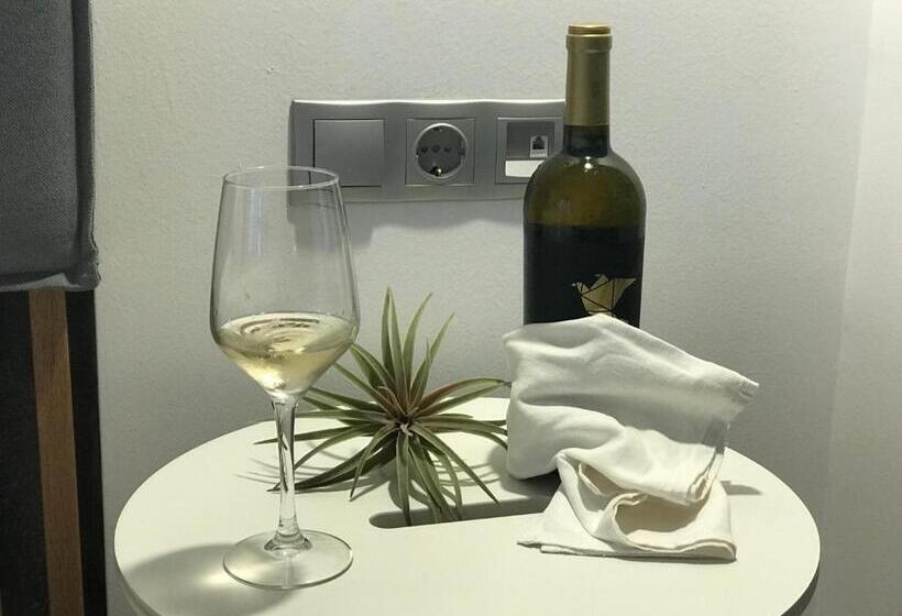 디럭스 룸 바다 전망, Papagalos