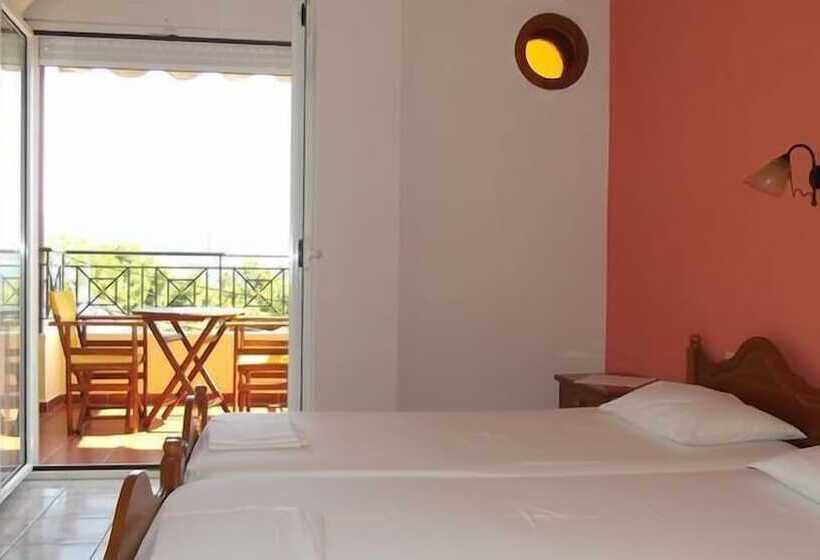 스탠다드 룸 가든 전망, Papagalos