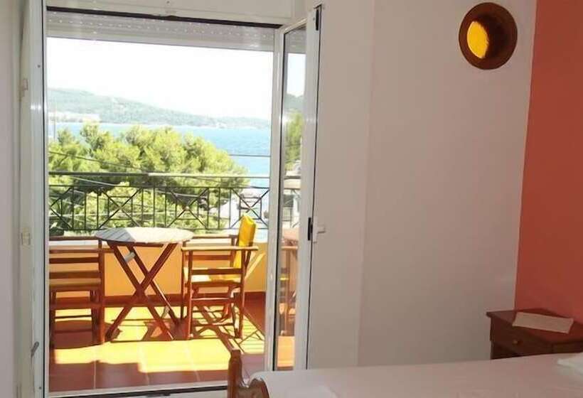 스탠다드 룸 가든 전망, Papagalos