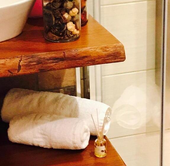 디럭스 룸 바다 전망, Papagalos