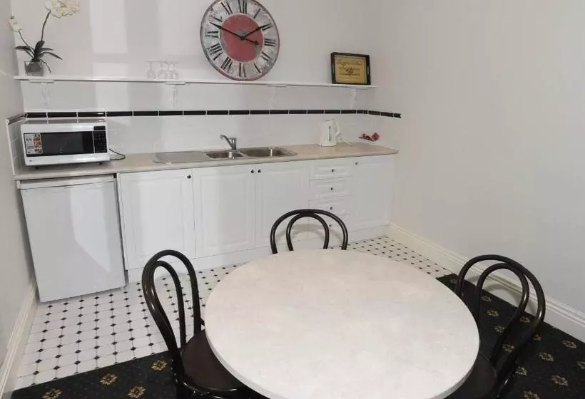 キングサイズベッドのデラックススイート, The Yarrawonga