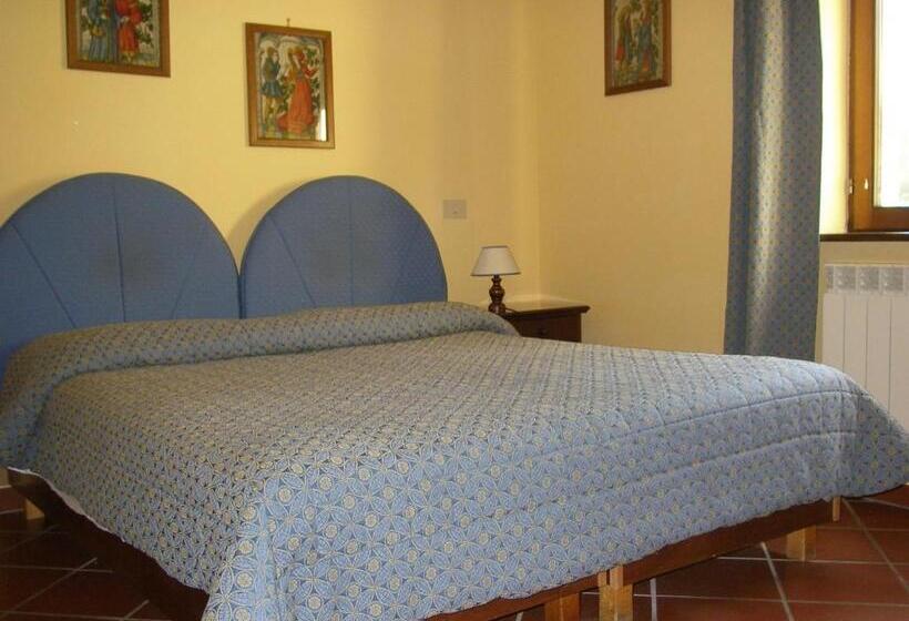 غرفة قياسية ثلاثية, Valle Dell  Oro