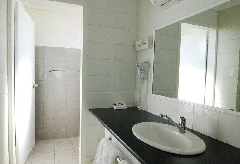 חדר סטנדרט, Mayfair Motel