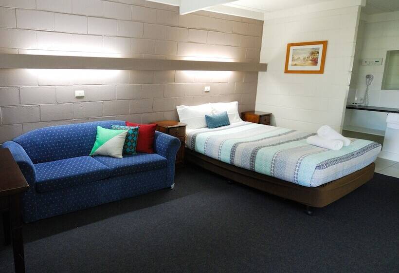 חדר משפחתי, Mayfair Motel