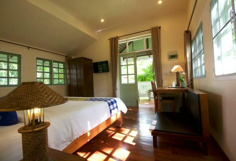 스탠다드 룸 킹사이즈 침대, Monoceros Resort