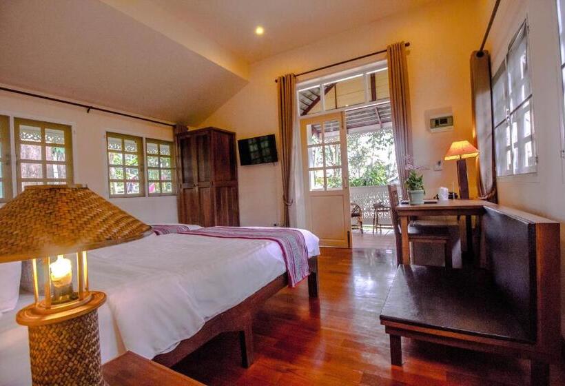 디럭스 룸, Monoceros Resort