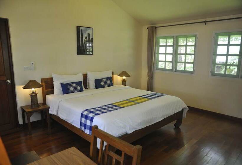 디럭스 룸, Monoceros Resort