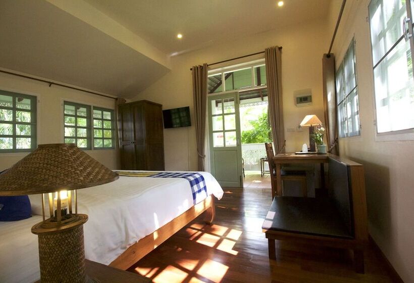 디럭스 룸, Monoceros Resort