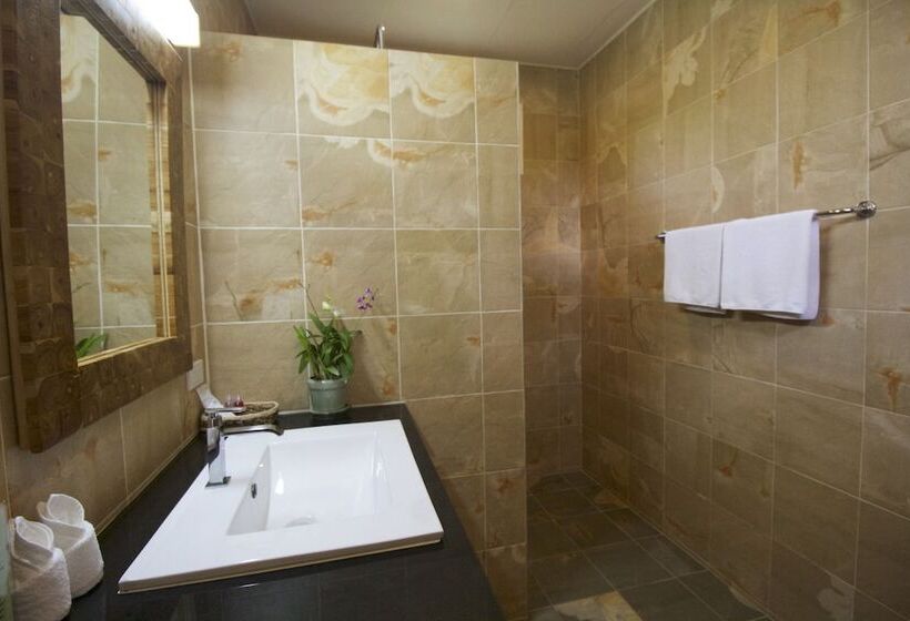 디럭스 룸, Monoceros Resort