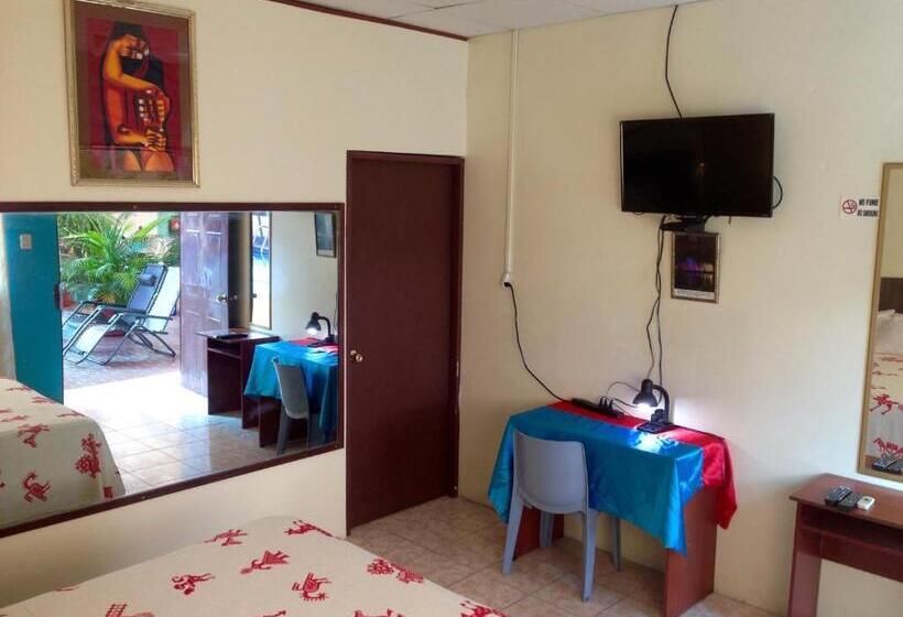 חדר יחיד נוף בריכה, Mundialcity