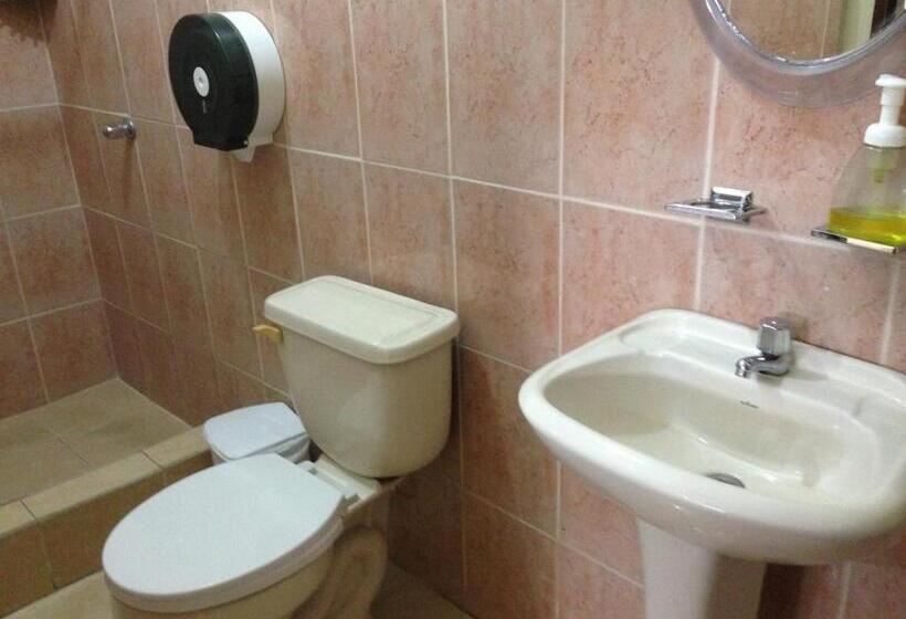 חדר יחיד נוף בריכה, Mundialcity